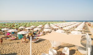 Foto dall'alto degli stabilimenti